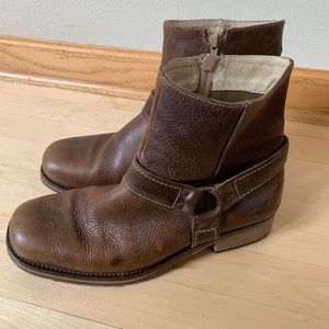 Men’s Bullboxer brown leather boots
